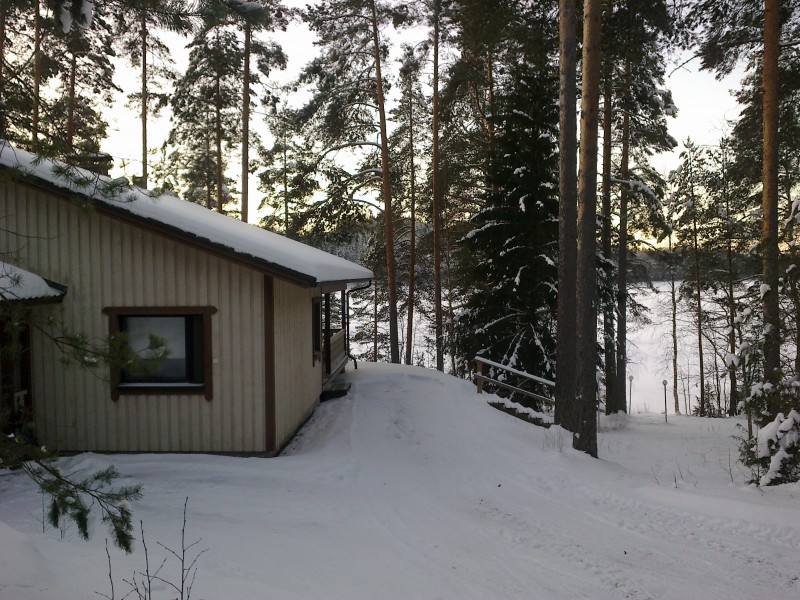 Siikajärvi-mökki talvella